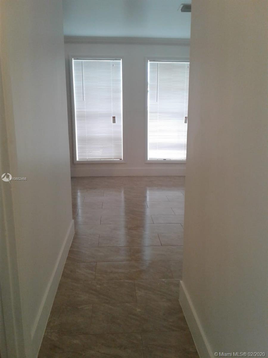 1046 Lincoln Road West Palm Beach, FL 33407 - Photo 8 of 14