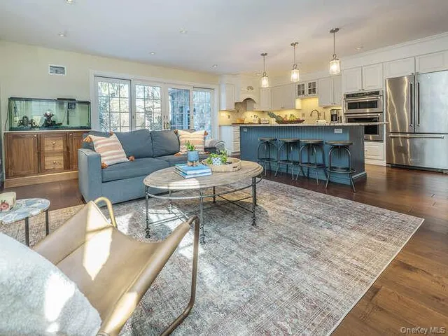 $1,950,000 | 23 Ivy Way, Port Washington, NY 11050