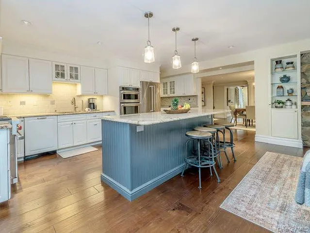 $1,950,000 | 23 Ivy Way, Port Washington, NY 11050