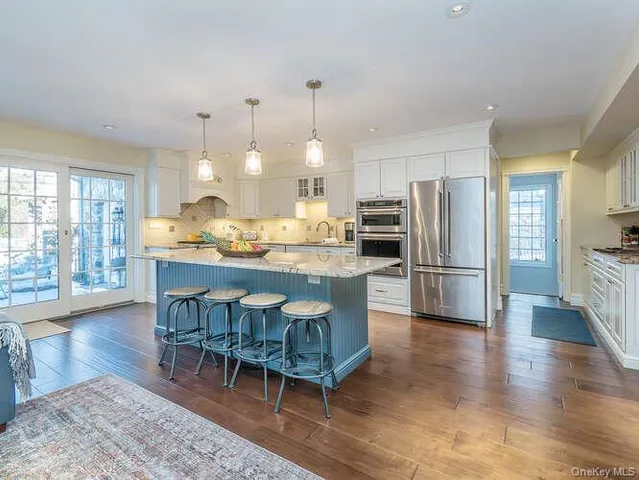 $1,950,000 | 23 Ivy Way, Port Washington, NY 11050