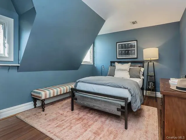 $1,950,000 | 23 Ivy Way, Port Washington, NY 11050