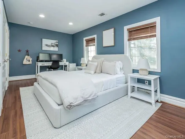 $1,950,000 | 23 Ivy Way, Port Washington, NY 11050