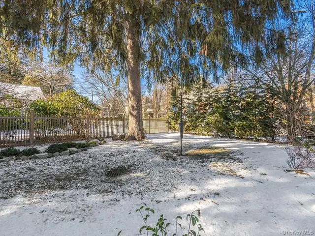 $1,950,000 | 23 Ivy Way, Port Washington, NY 11050