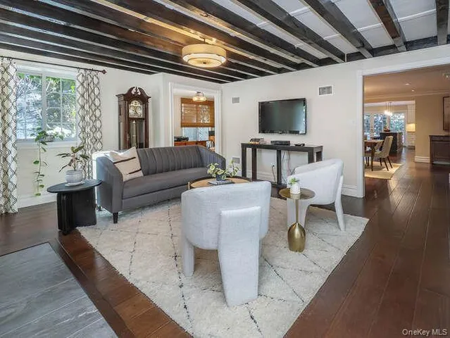 $1,950,000 | 23 Ivy Way, Port Washington, NY 11050