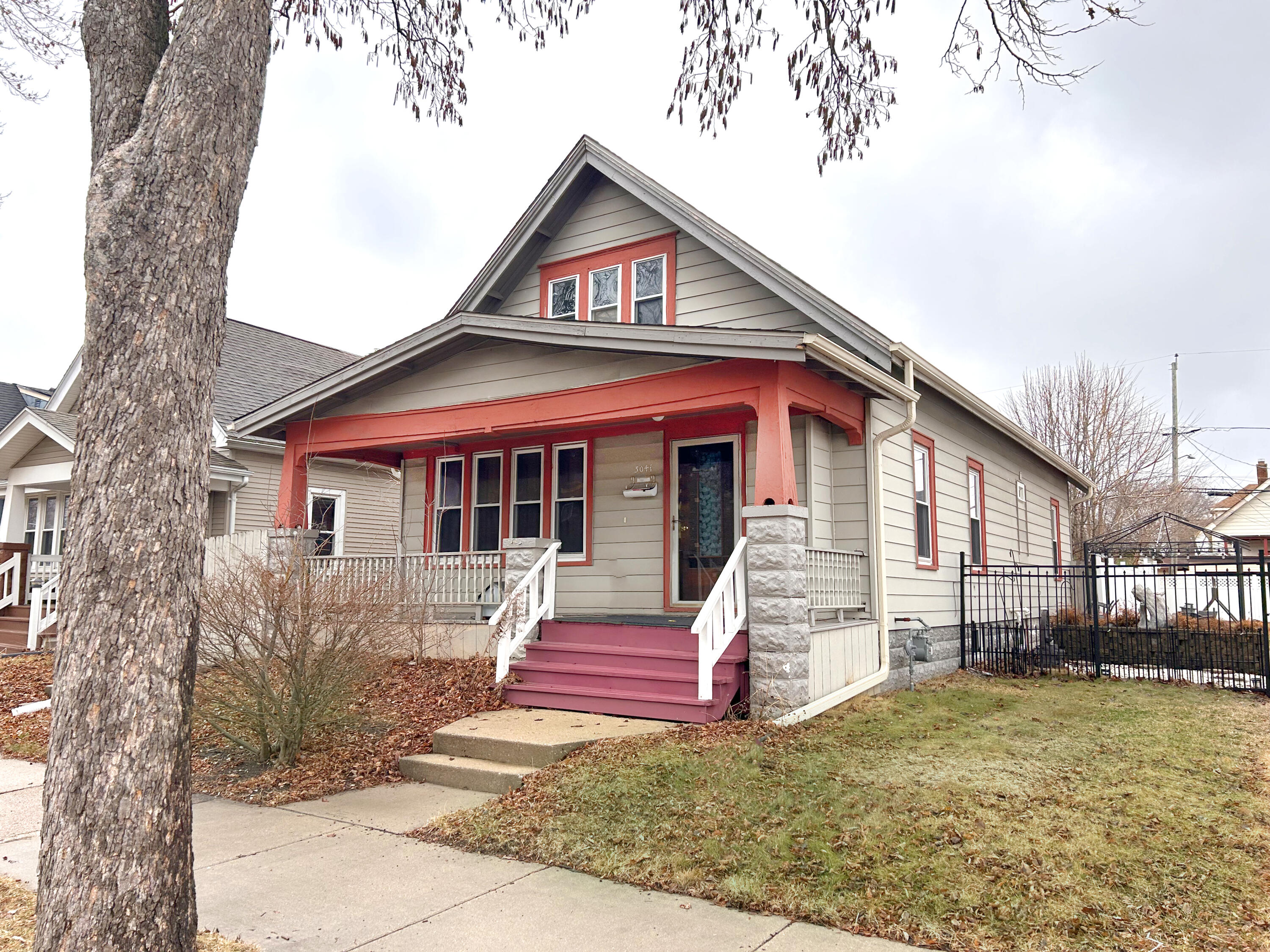 3041 South 11th Street Milwaukee, WI 53215 - Photo 1 of 1 Front