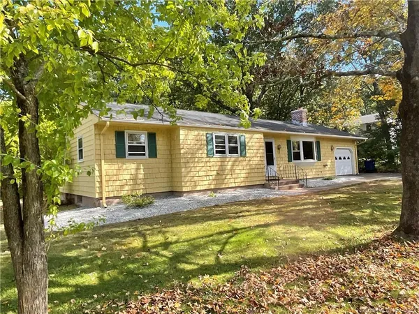 $2,550 | 2 Eastview Drive, Vernon, CT 06066