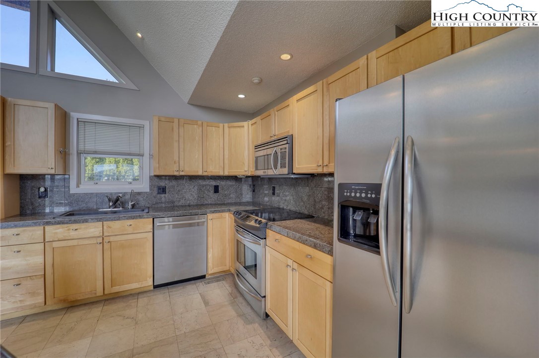 734 Ridge Road Boone, NC 28607 - Photo 14 of 50 Gallery Image 14