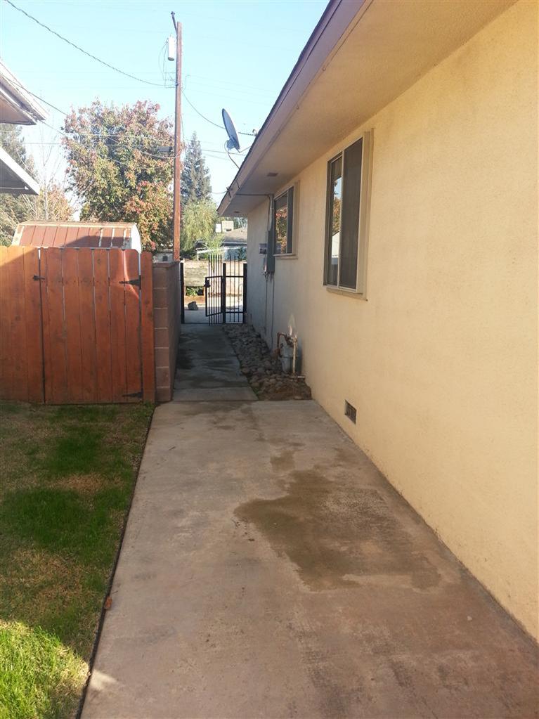 1152 South Hope Avenue Reedley, CA 93654 - Photo 3 of 17 Gallery Image 3