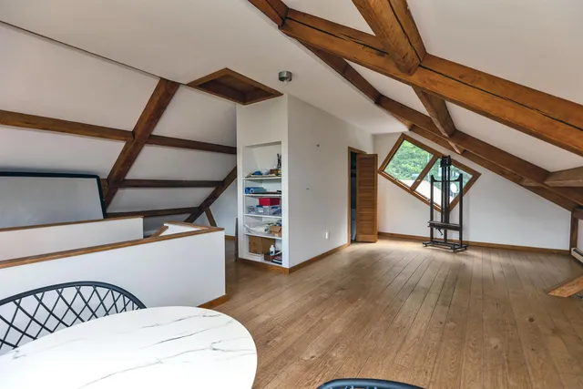 $1,075,000 | 182 McCoy Road, Sharon, NH 03458