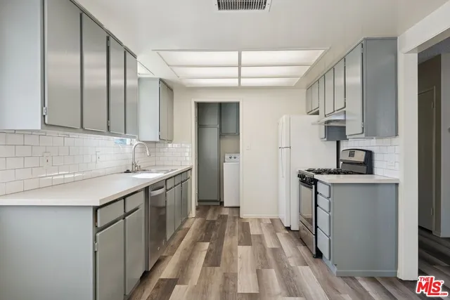 $8,500 | 4109 Beethoven Street, Los Angeles, CA 90066