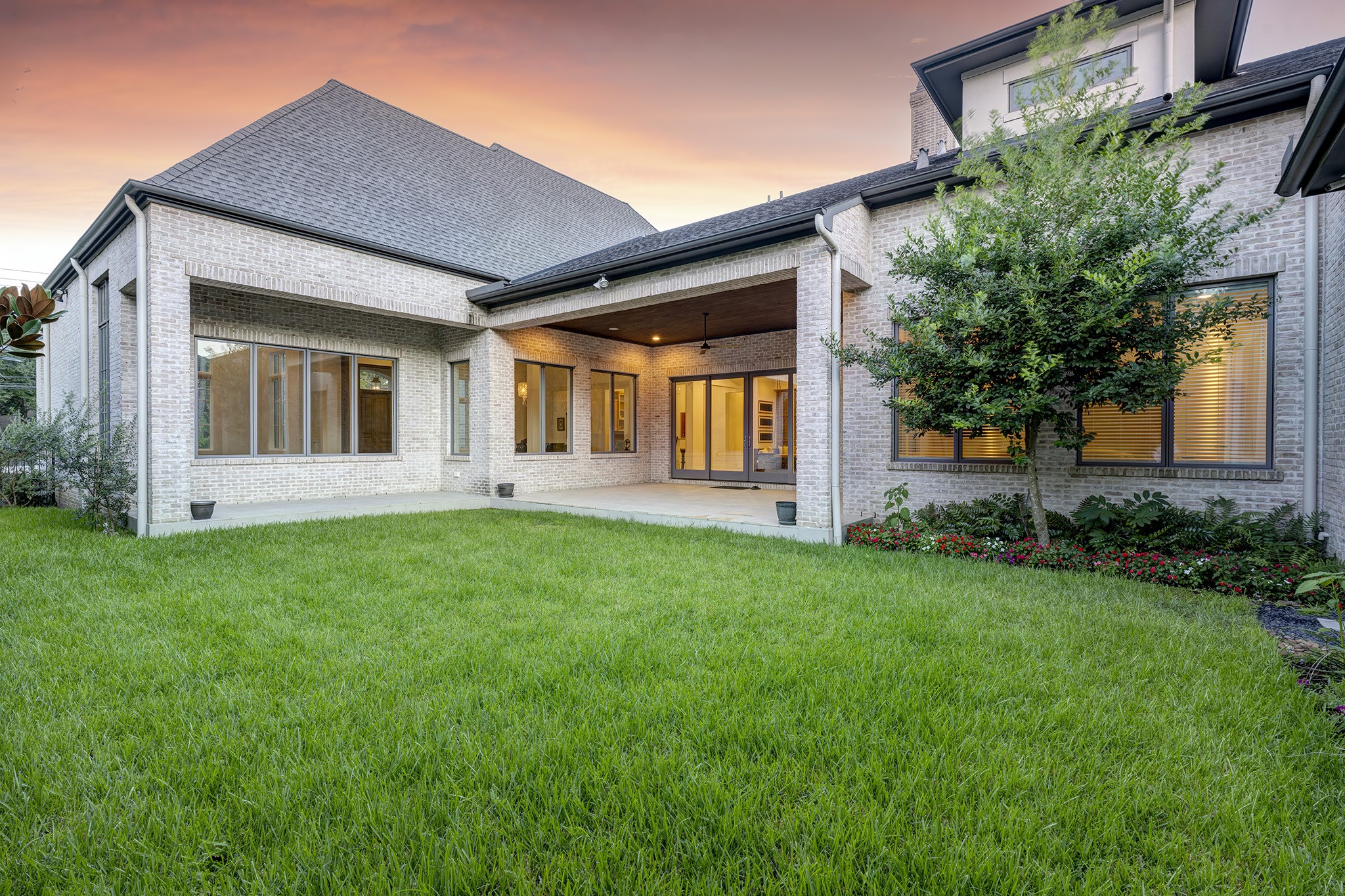 247 Piney Point Road Piney Point Village, TX 77024 - Photo 33 of 40 a front view of house with yard and green space