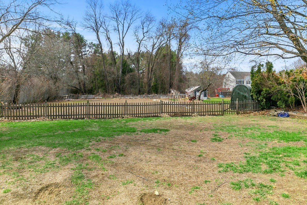 524 Merrimack Street Methuen, MA 01844 - Photo 28 of 34 a view of park with fence