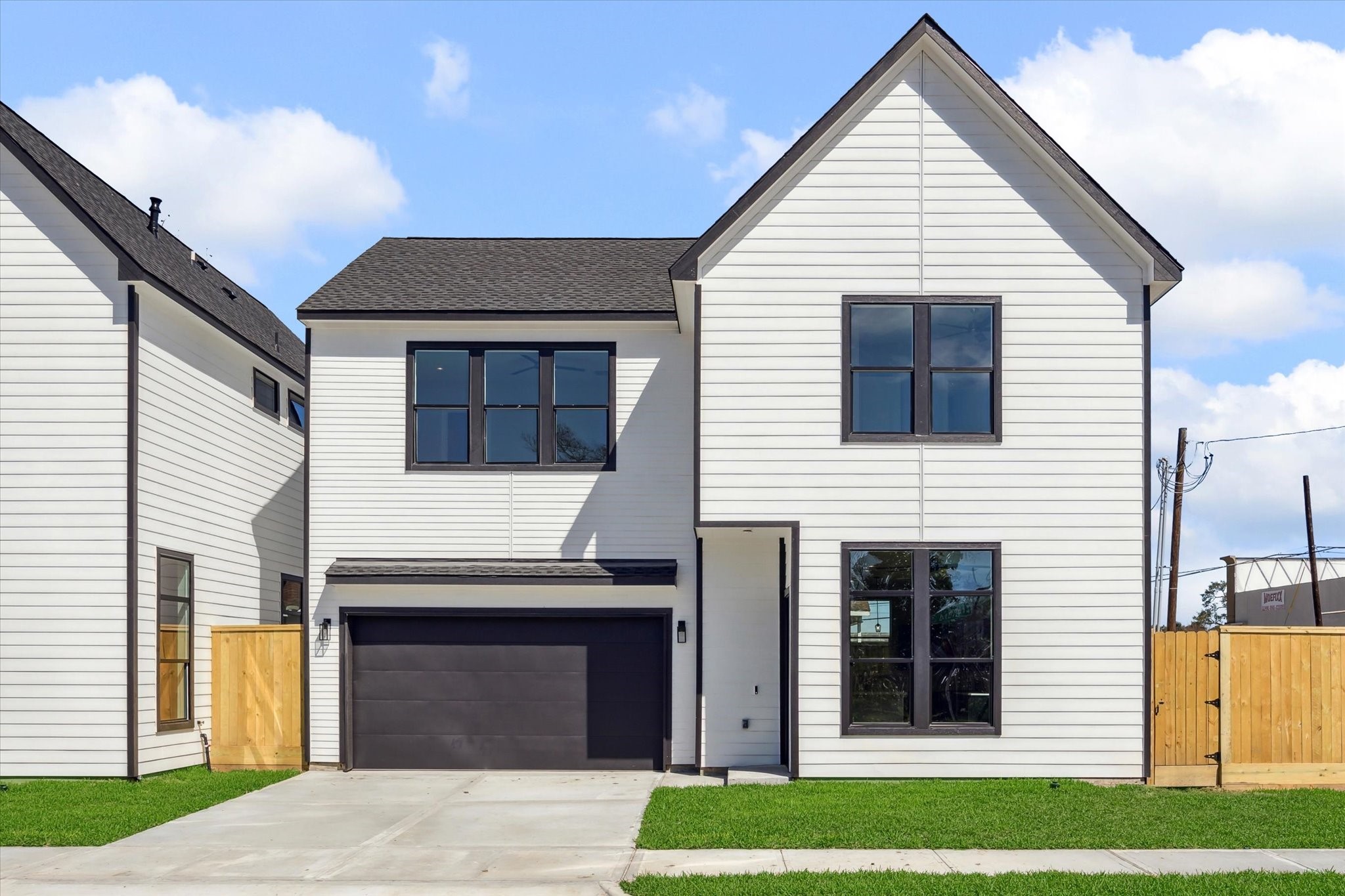 5617 Leonard Street Houston, TX 77023 - Photo 1 of 18