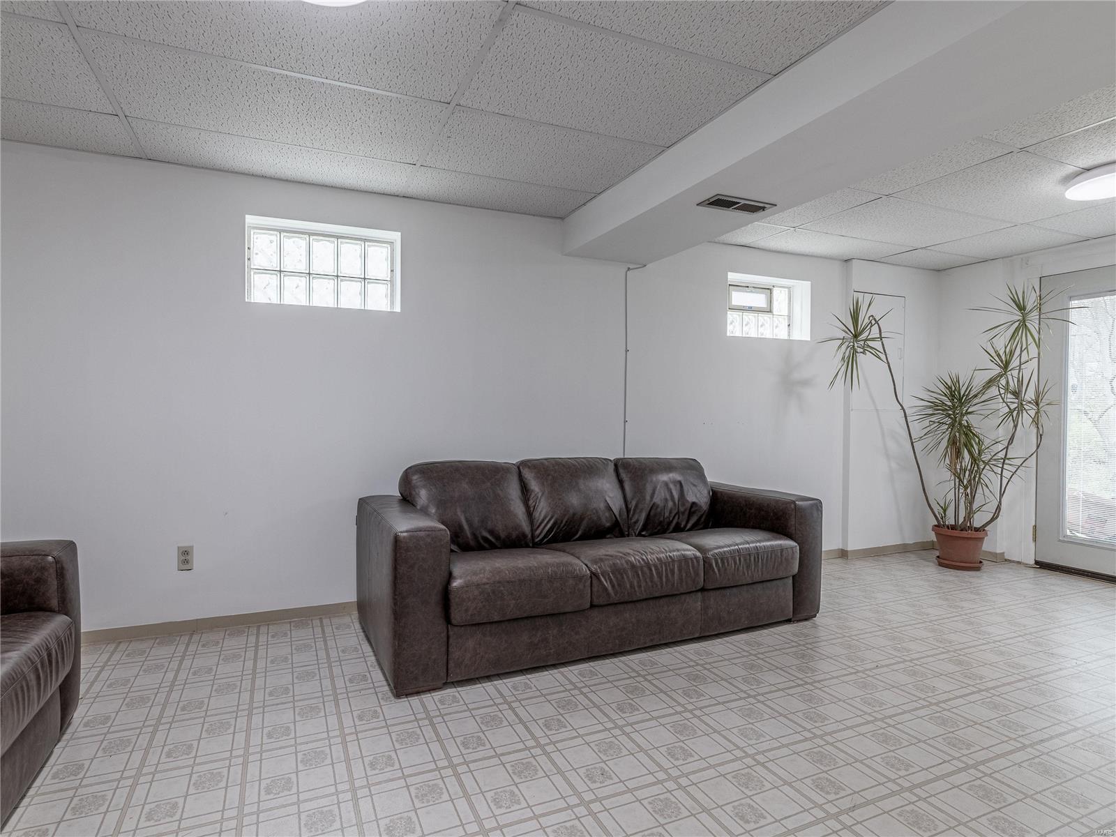 5835 Rabbit Run Drive St. Louis, MO 63129 - Photo 22 of 27 Gallery Image 22