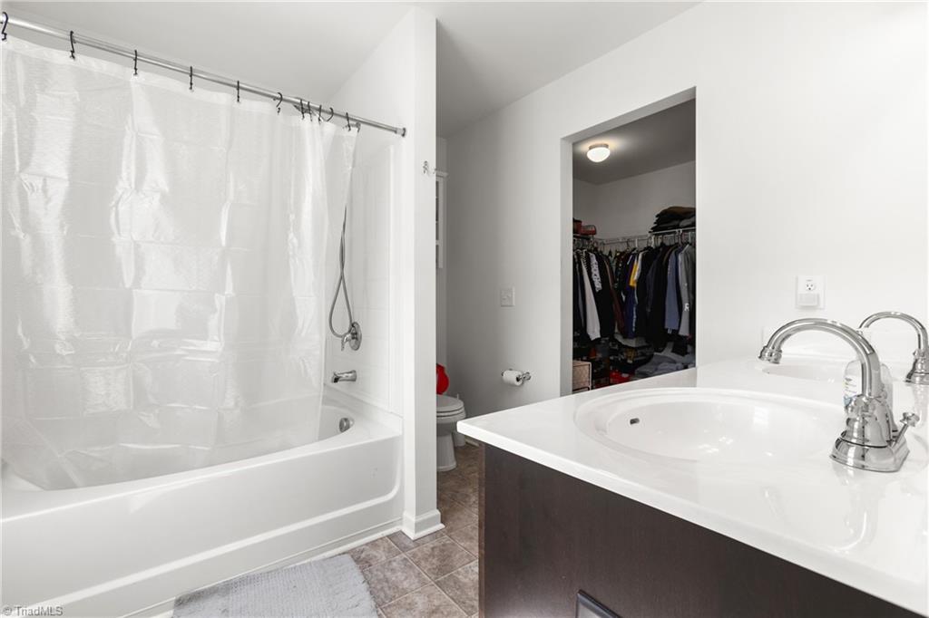 3393 Grandview Club Road Pfafftown, NC 27040 - Photo 17 of 34 Primary Bath