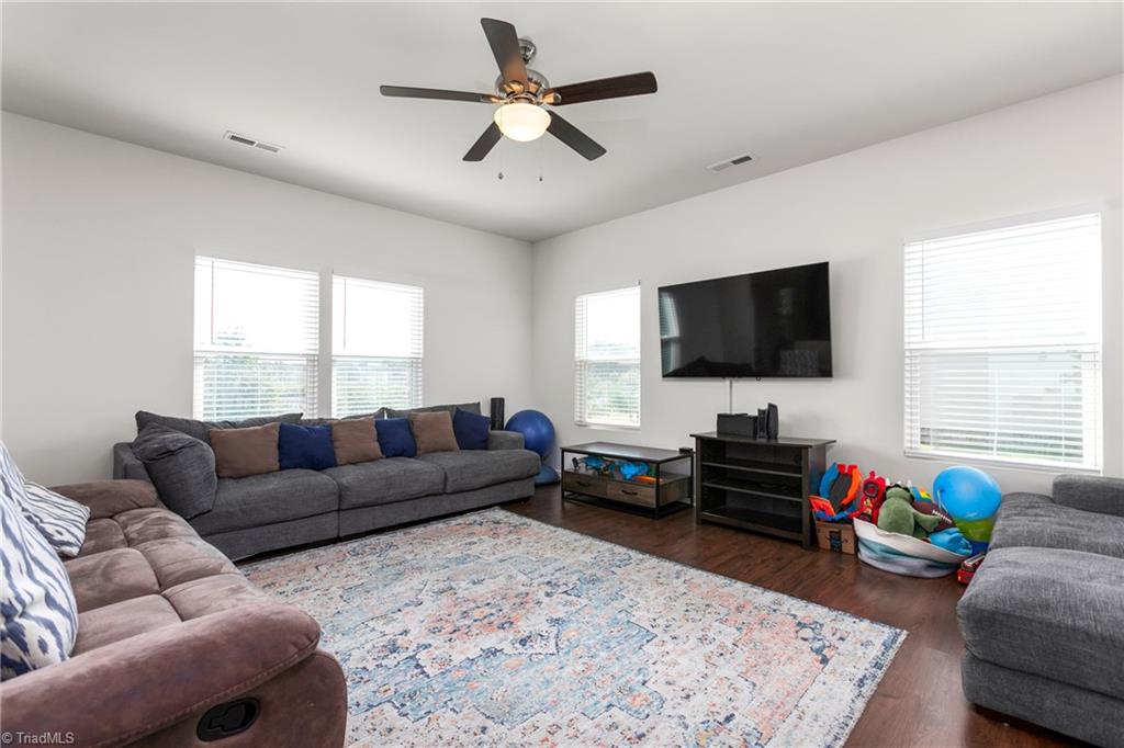 3393 Grandview Club Road Pfafftown, NC 27040 - Photo 7 of 34