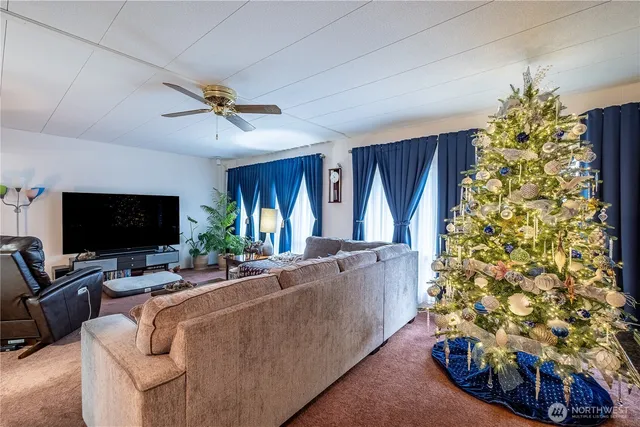 $89,900 | 225 Northeast Ernst Street, Unit 51, Oak Harbor, WA 98277