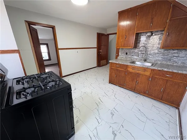 $1,600 | 143 Reo Avenue, Buffalo, NY 14211