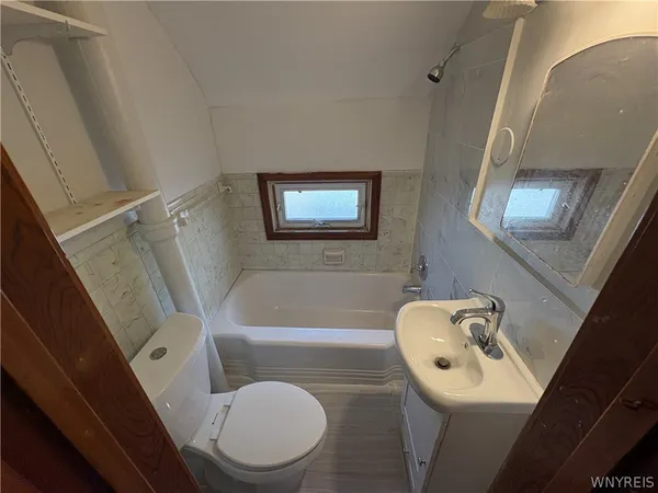 $1,600 | 143 Reo Avenue, Buffalo, NY 14211