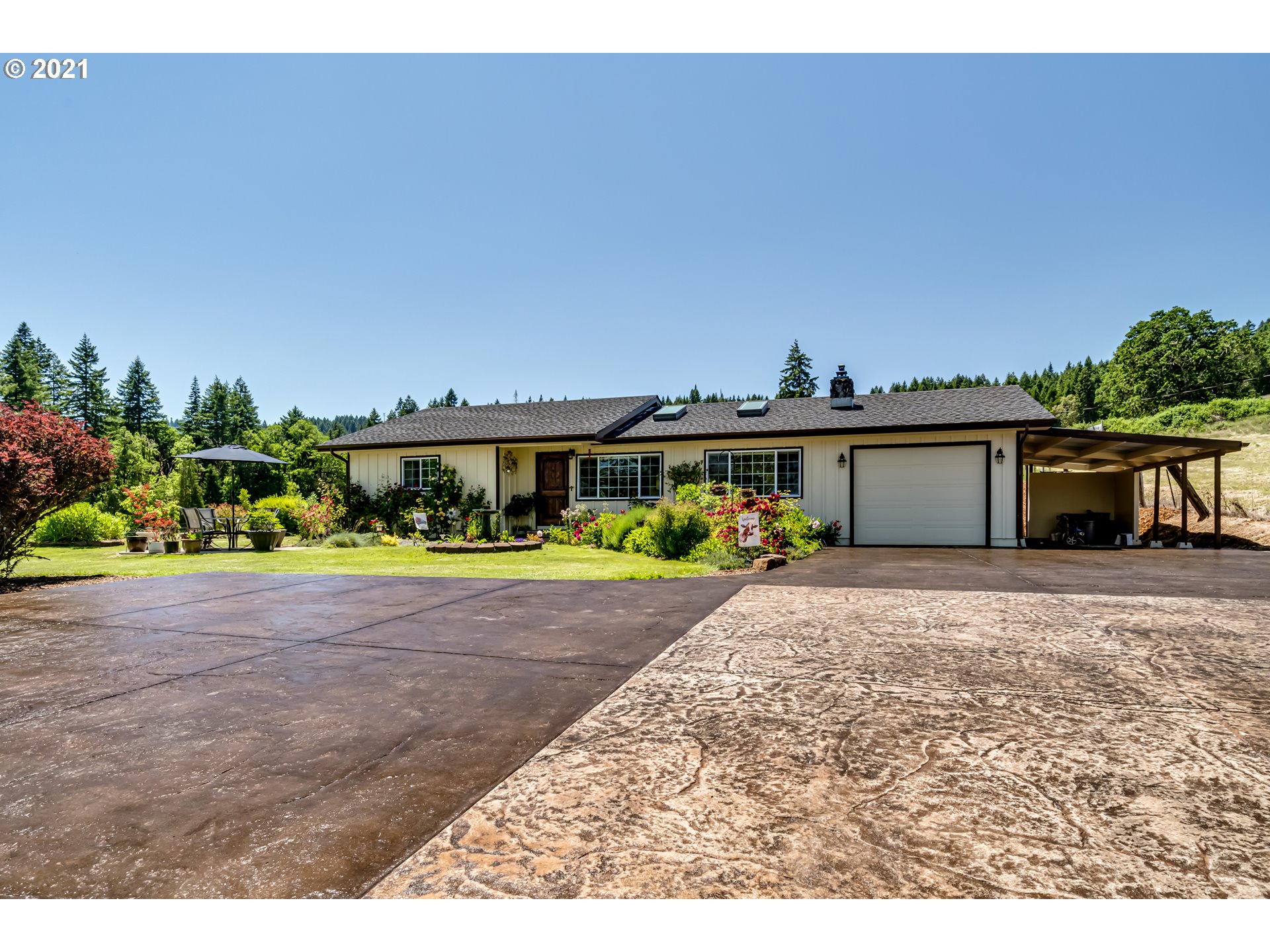 31262 Veatch Road Cottage Grove, OR 97424 - Photo 3 of 32 Gallery Image 3