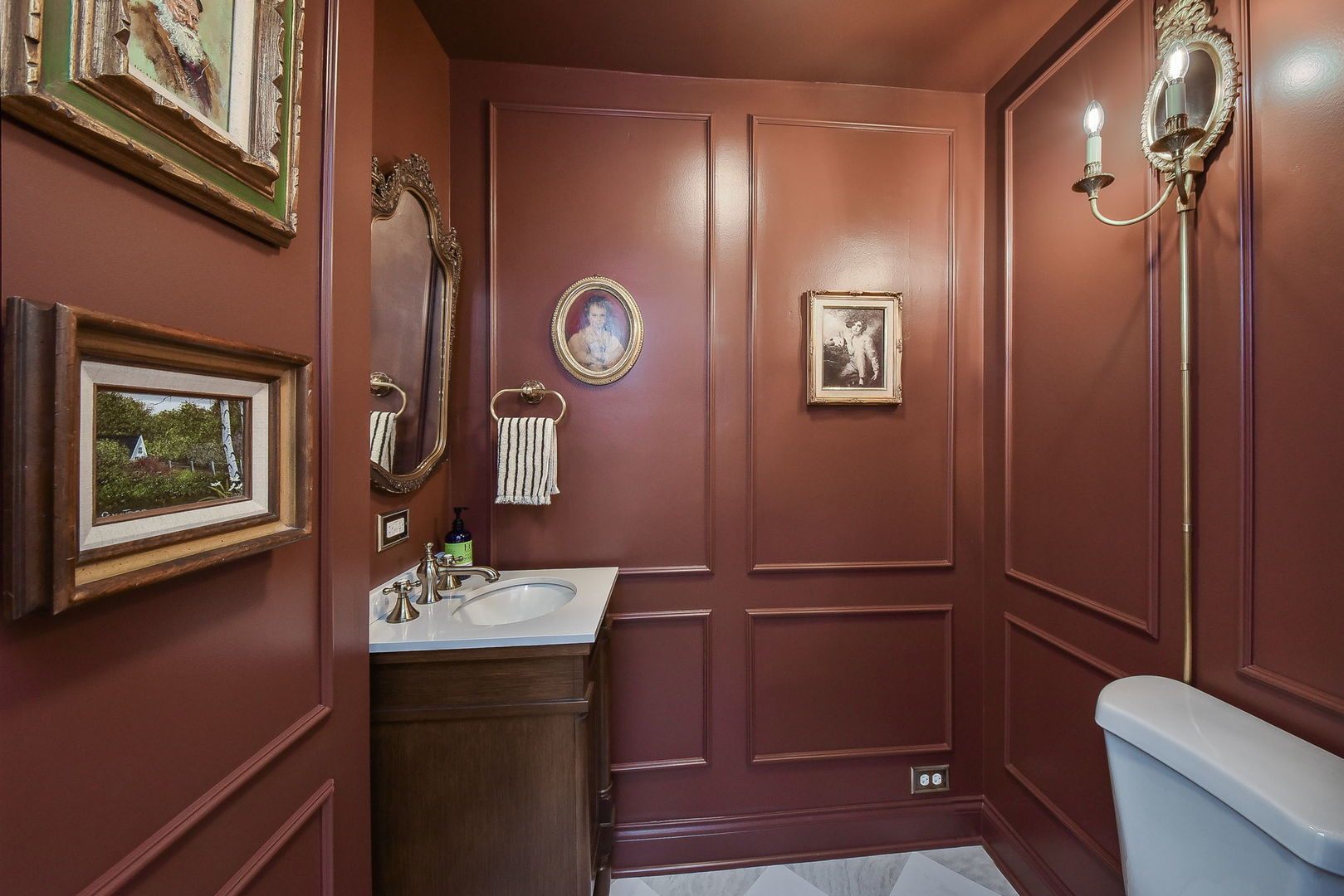 808 Anderson Boulevard Geneva, IL 60134 - Photo 12 of 30 a bathroom with a sink a toilet and shower