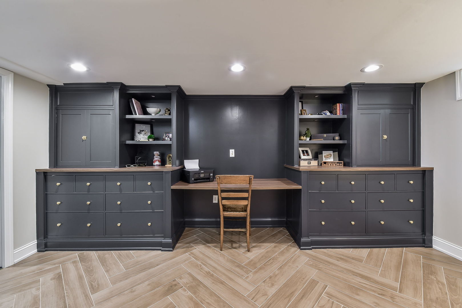 808 Anderson Boulevard Geneva, IL 60134 - Photo 21 of 30 a bed room with a bed and a desk