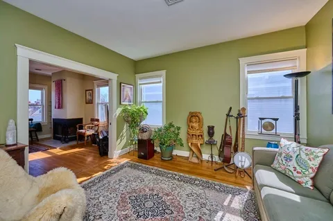 $1,395,000 | 118 Trowbridge Street, Unit 6, Cambridge, MA 02138