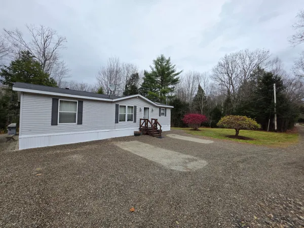 $207,000 | 33 Higgins Road North, Searsmont, ME 04973