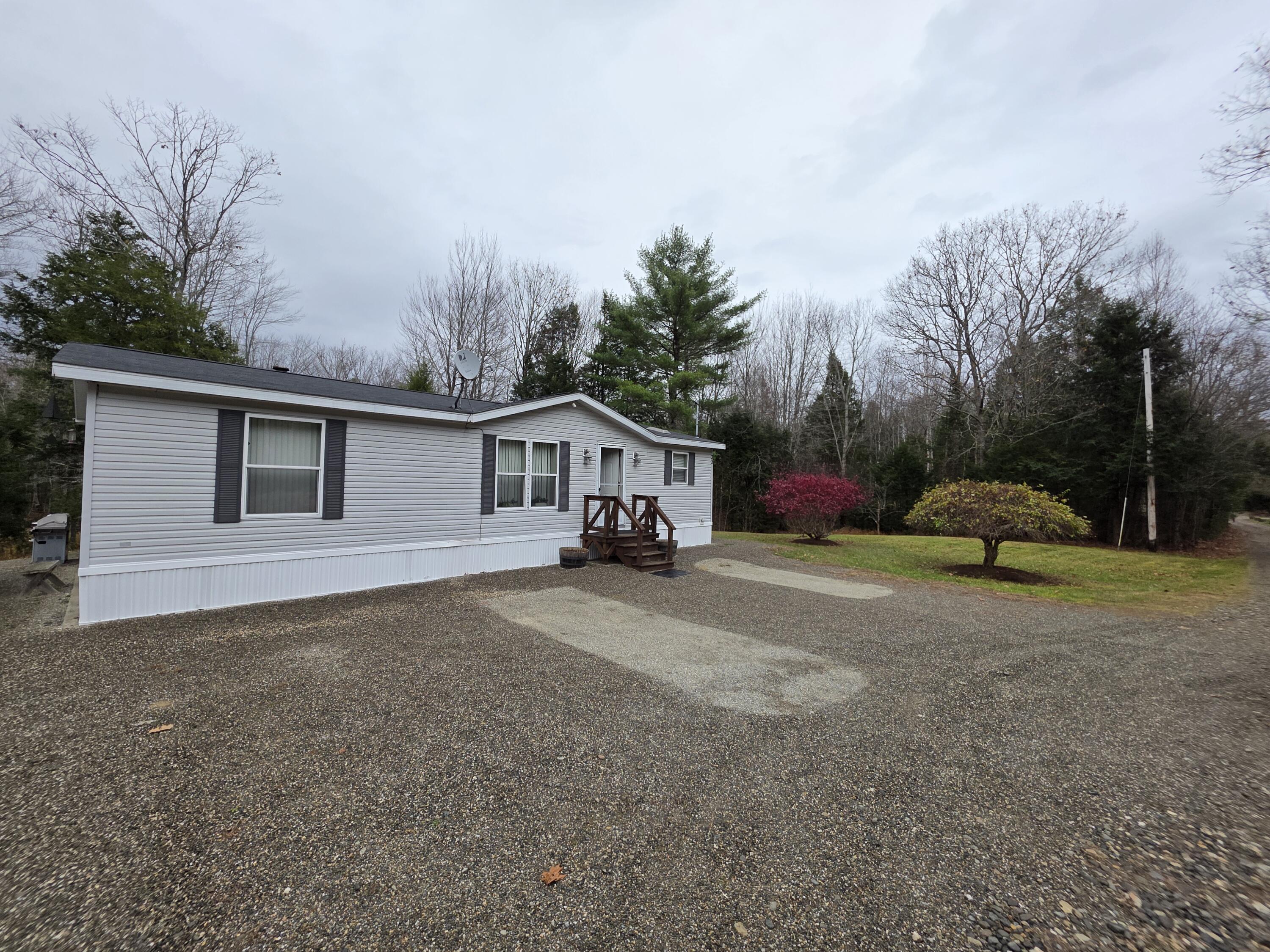 33 Higgins Road North Searsmont, ME 04973 - Photo 1 of 17 1000023746