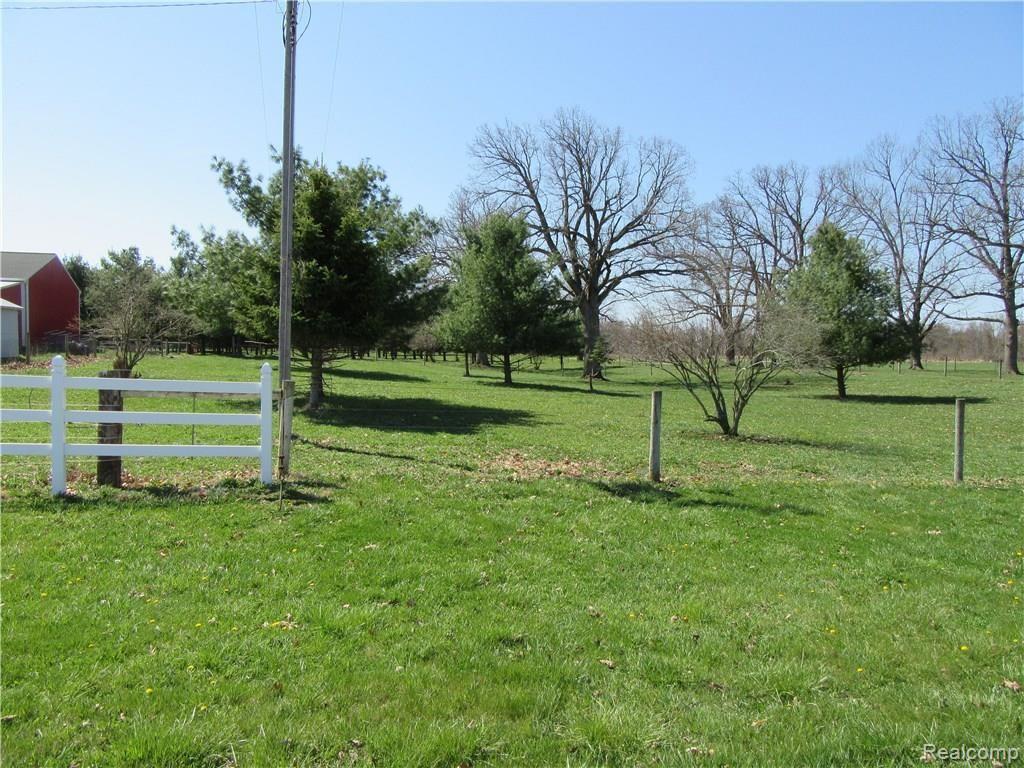 5875 Milett Road Fowlerville, MI 48836 - Photo 16 of 20 209.JPG