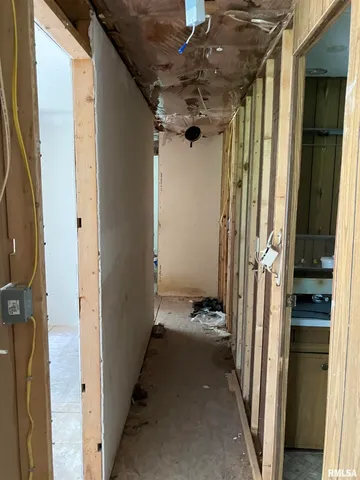 $12,000 | 114 Oak Street, Gladstone, IL 61437