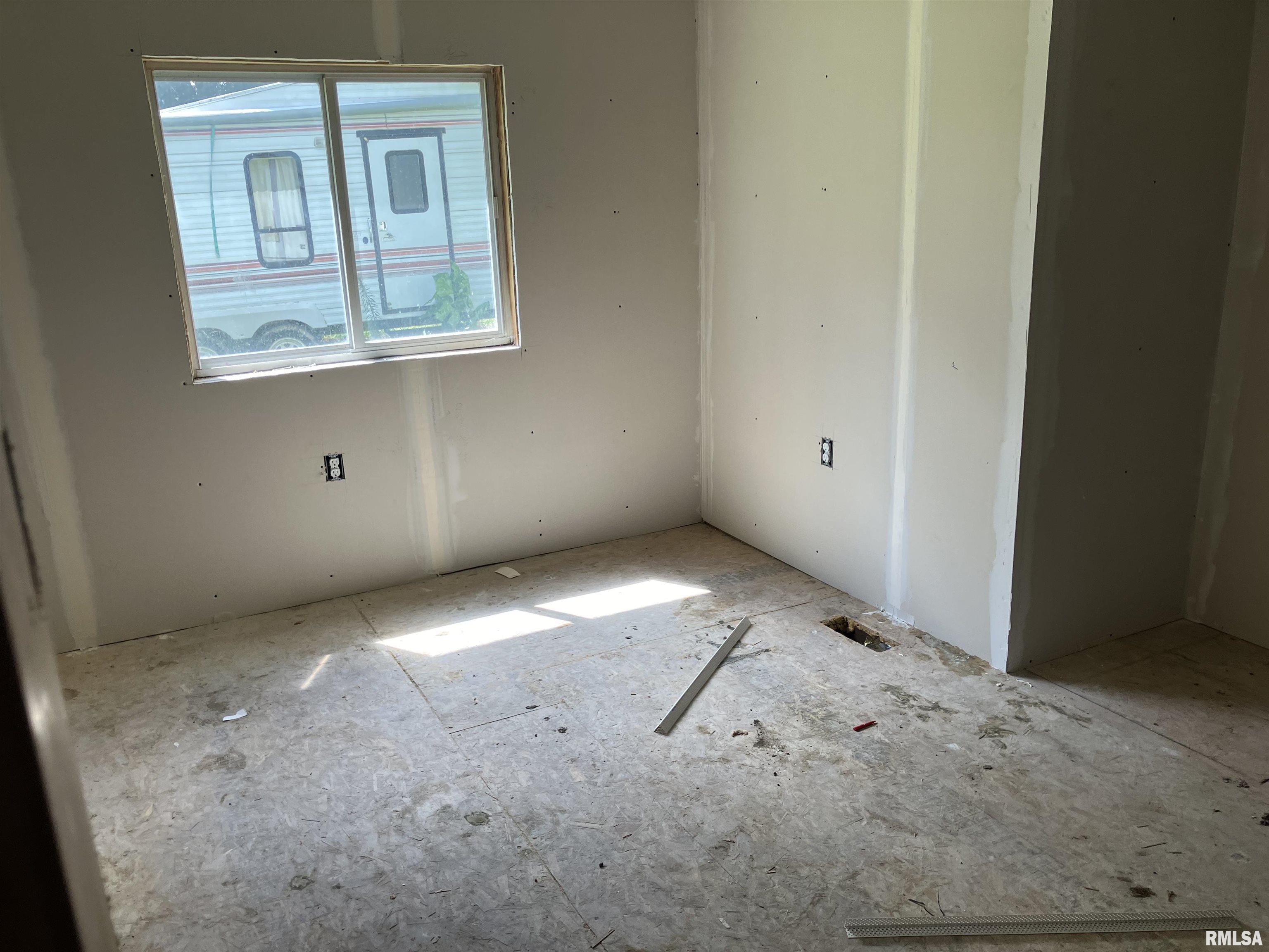 114 Oak Street Gladstone, IL 61437 - Photo 16 of 27