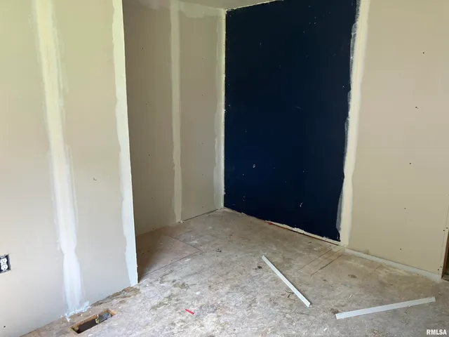 $12,000 | 114 Oak Street, Gladstone, IL 61437