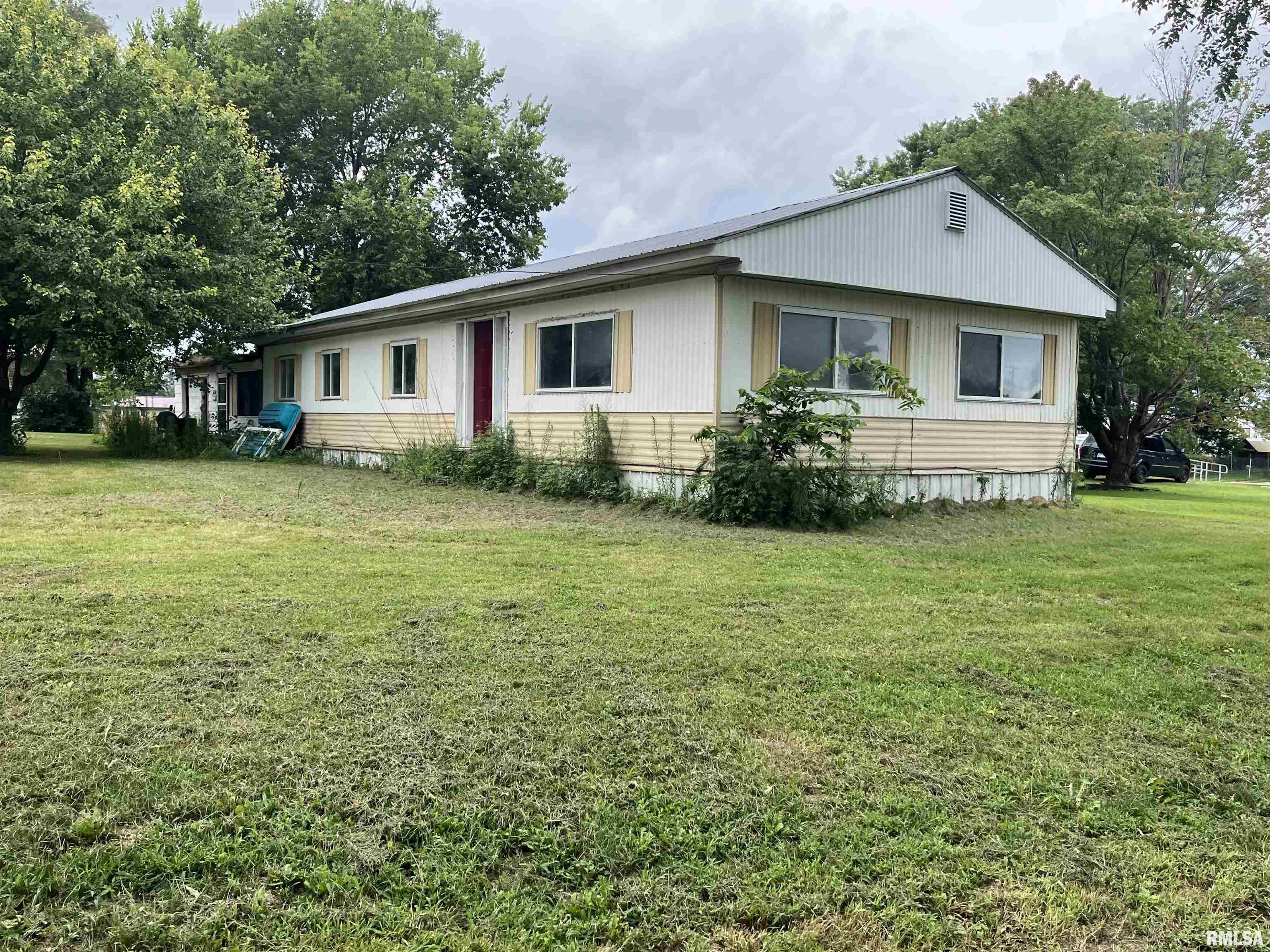 114 Oak Street Gladstone, IL 61437 - Photo 4 of 27