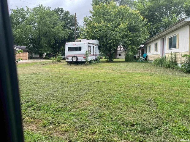 $12,000 | 114 Oak Street, Gladstone, IL 61437