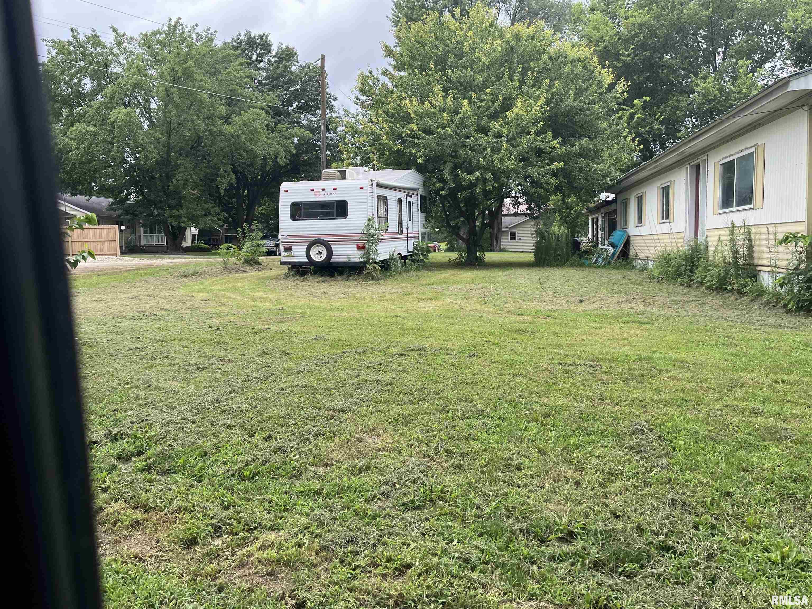 114 Oak Street Gladstone, IL 61437 - Photo 5 of 27