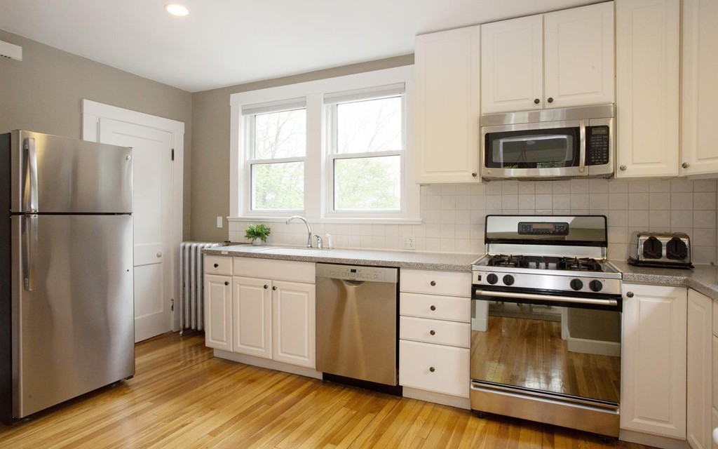 65 Wolcott Road Brookline, MA 02467 - Photo 6 of 22