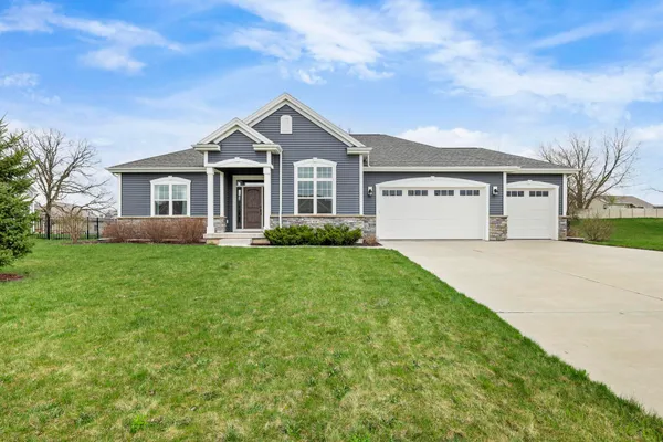 $715,000 | 426 Peterson Trail, Oregon, WI 53575