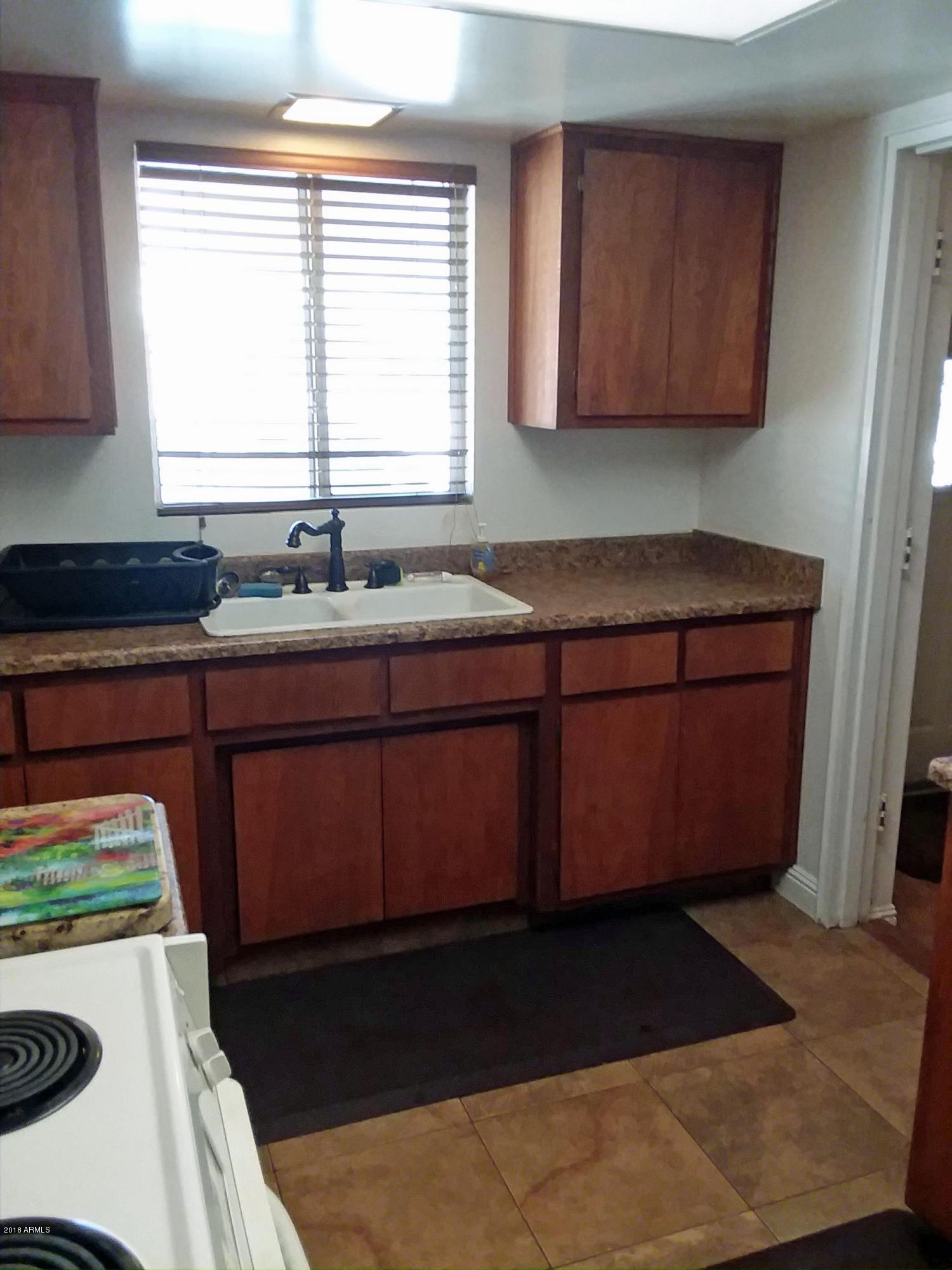 334 West Piedmont Road Phoenix, AZ 85041 - Photo 5 of 36 Kitchen