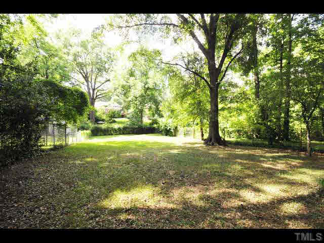 1821 White Oak Road Raleigh, NC 27608 - Photo 21 of 25 a view of yard with trees