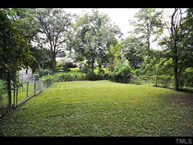 1821 White Oak Road Raleigh, NC 27608 - Photo 22 of 25 a view of outdoor space and yard