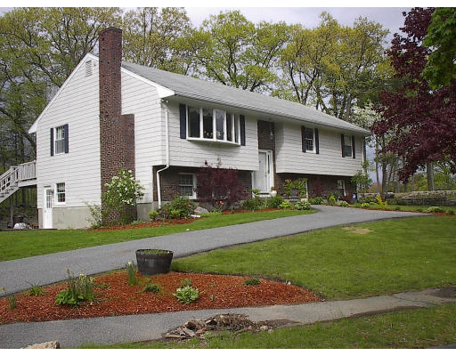 11 Overbrook Road Middleton, MA 01949 - Photo 1 of 4 Gallery Image 1