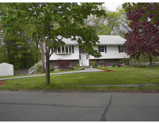 11 Overbrook Road Middleton, MA 01949 - Photo 4 of 4 Gallery Image 4