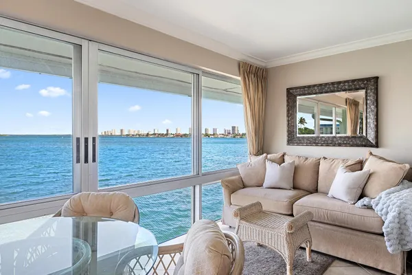 $2,200 | 400 Wilma Circle, Unit 309, Riviera Beach, FL 33404