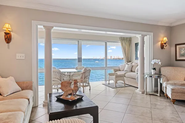 $2,200 | 400 Wilma Circle, Unit 309, Riviera Beach, FL 33404