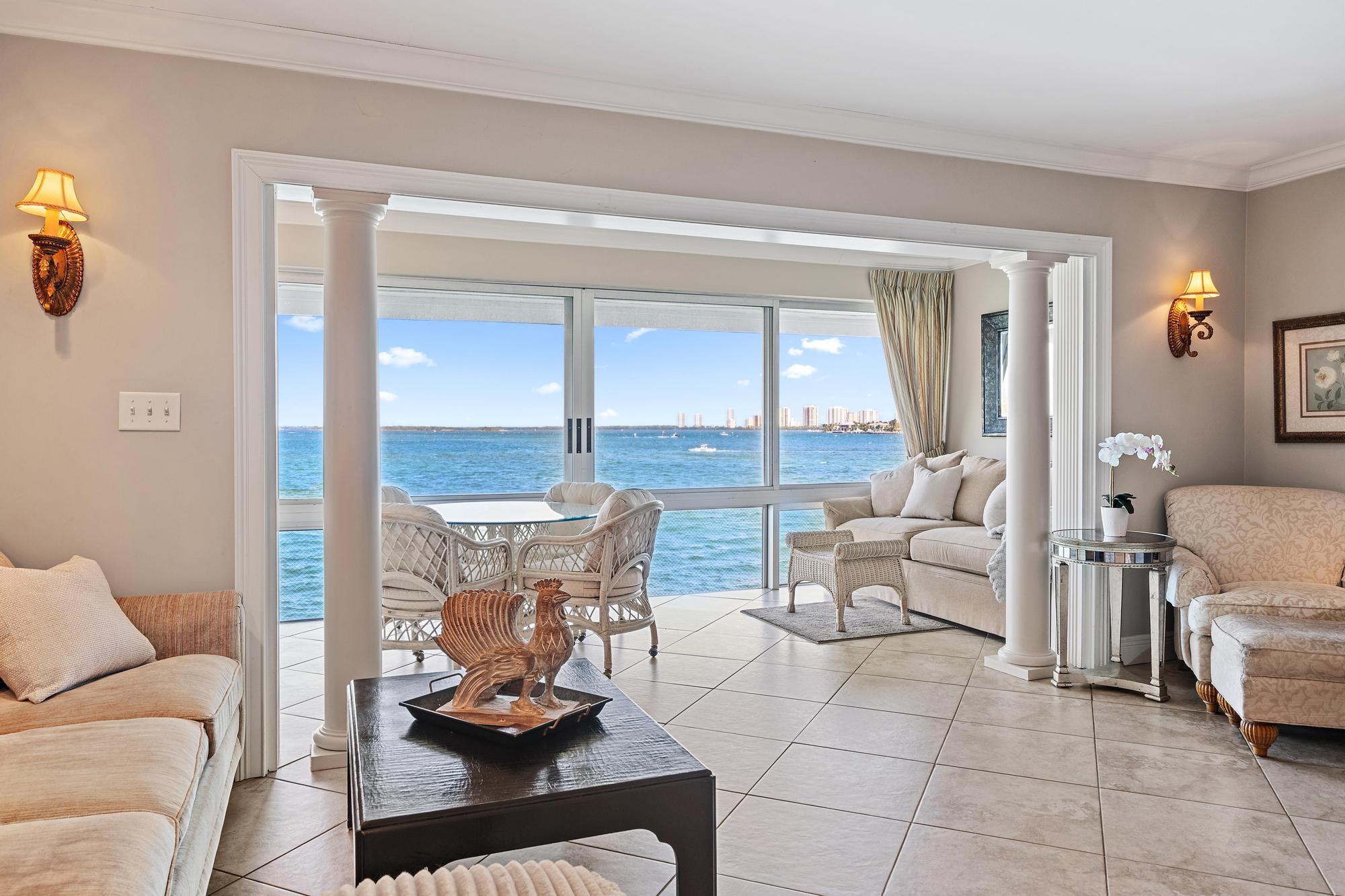 400 Wilma Circle, Unit 309 Riviera Beach, FL 33404 - Photo 15 of 18 Living