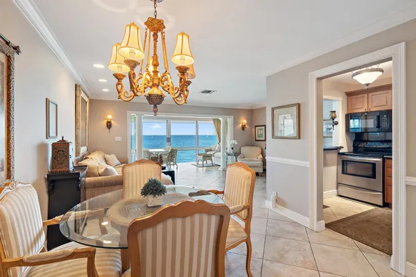 $2,200 | 400 Wilma Circle, Unit 309, Riviera Beach, FL 33404