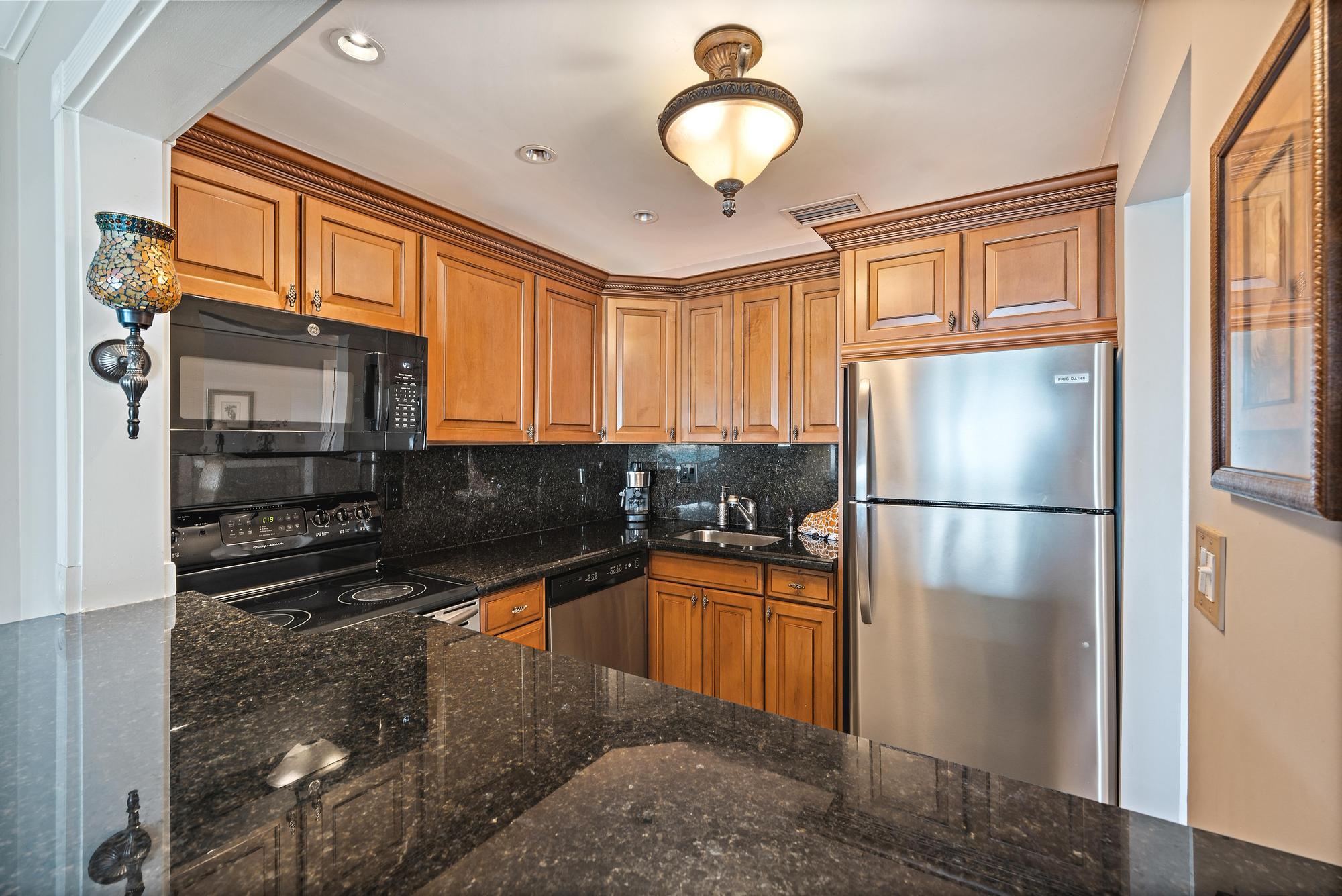 400 Wilma Circle, Unit 309 Riviera Beach, FL 33404 - Photo 4 of 18 Kitchen