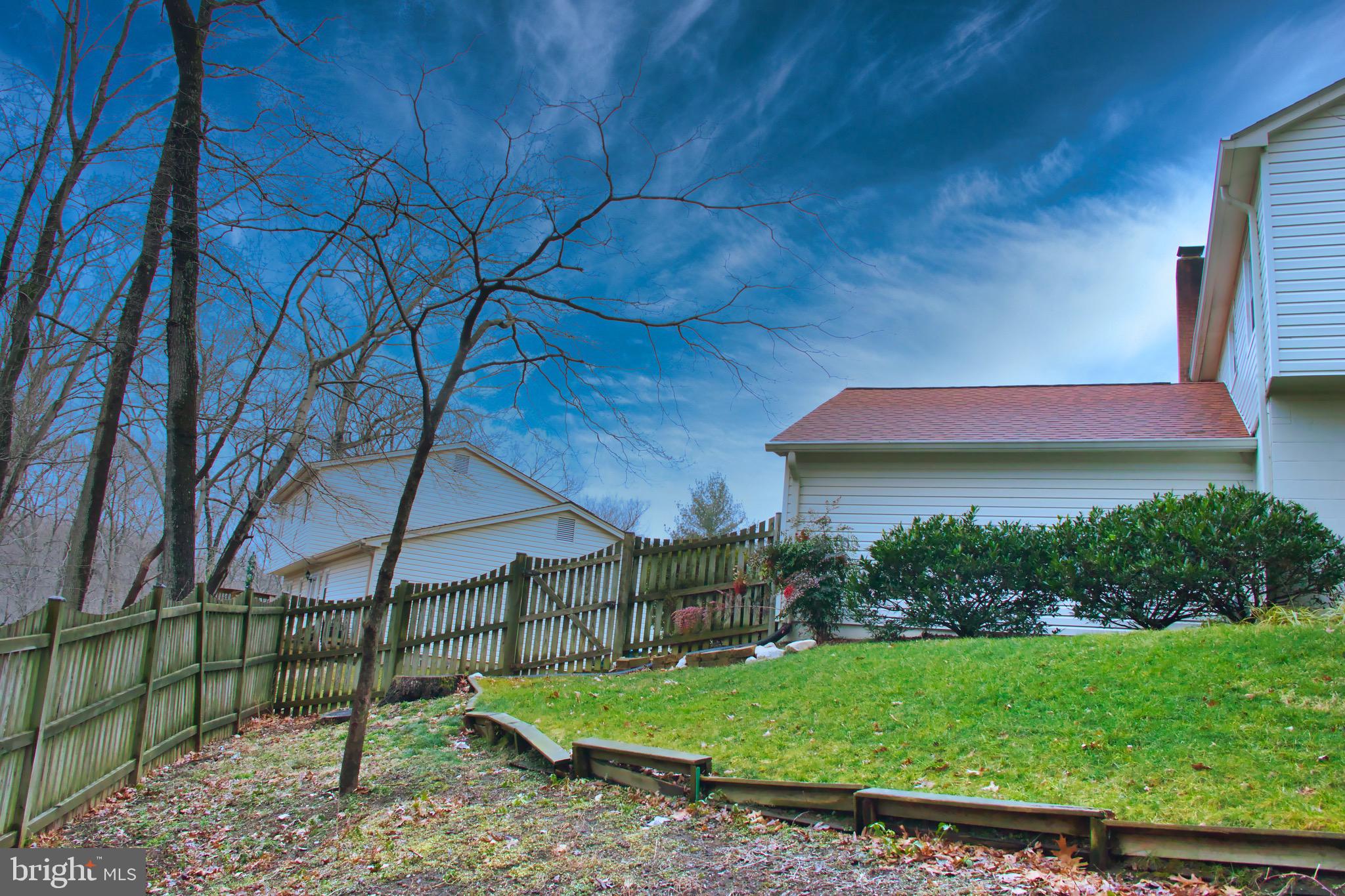 8107 Kings Point Court Springfield, VA 22153 - Photo 4 of 21 Gallery Image 4