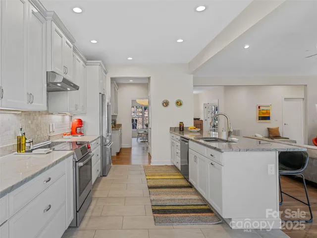 $775,000 | 2508 Carriage Falls Court, Hendersonville, NC 28791